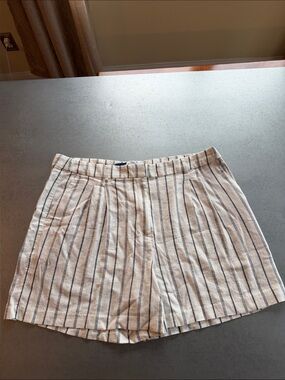 Old Navy Pleated Cream and Navy Striped High-Rise Shorts